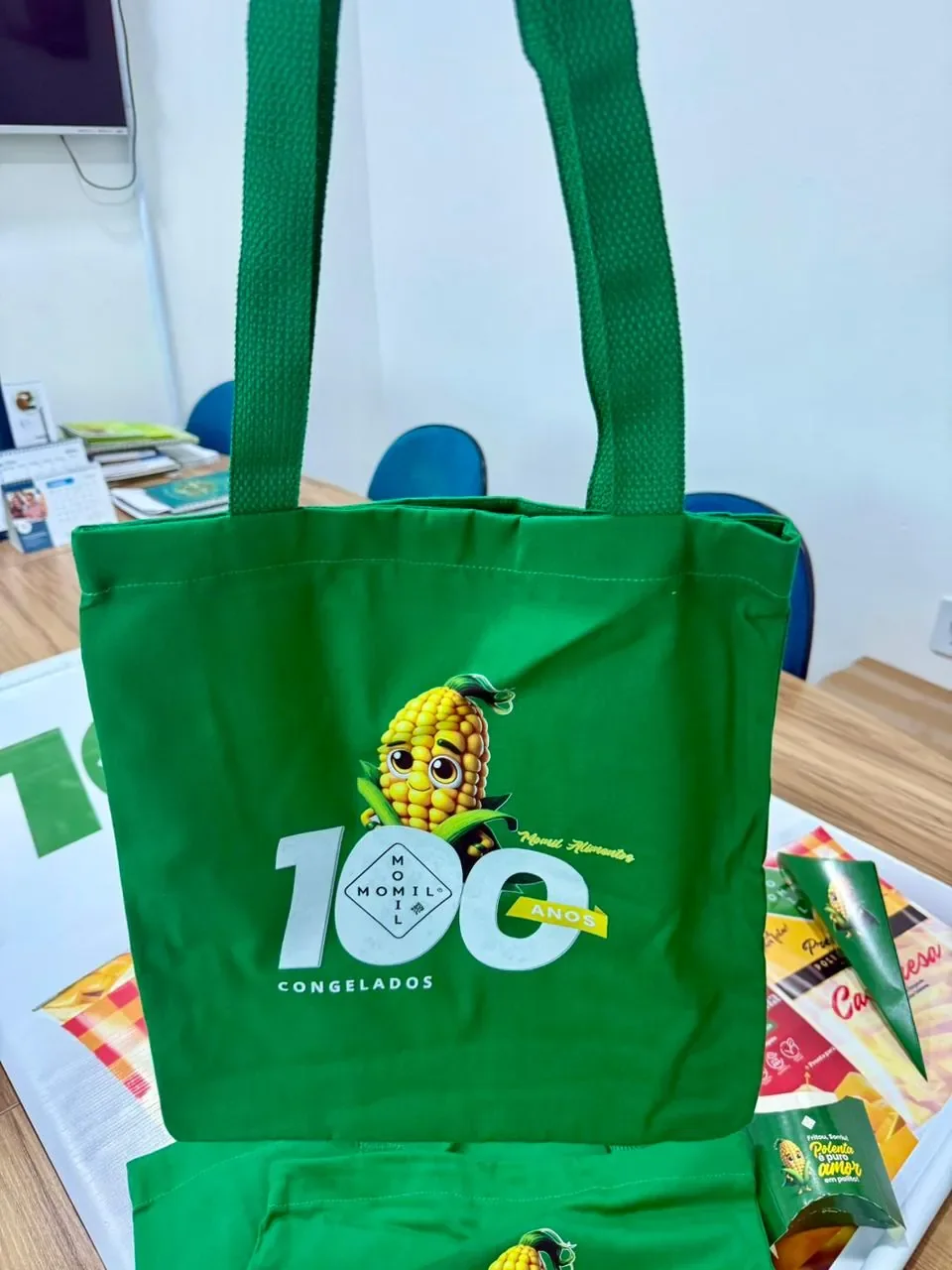 Ecobag com o Milhinho e o selo 100 anos